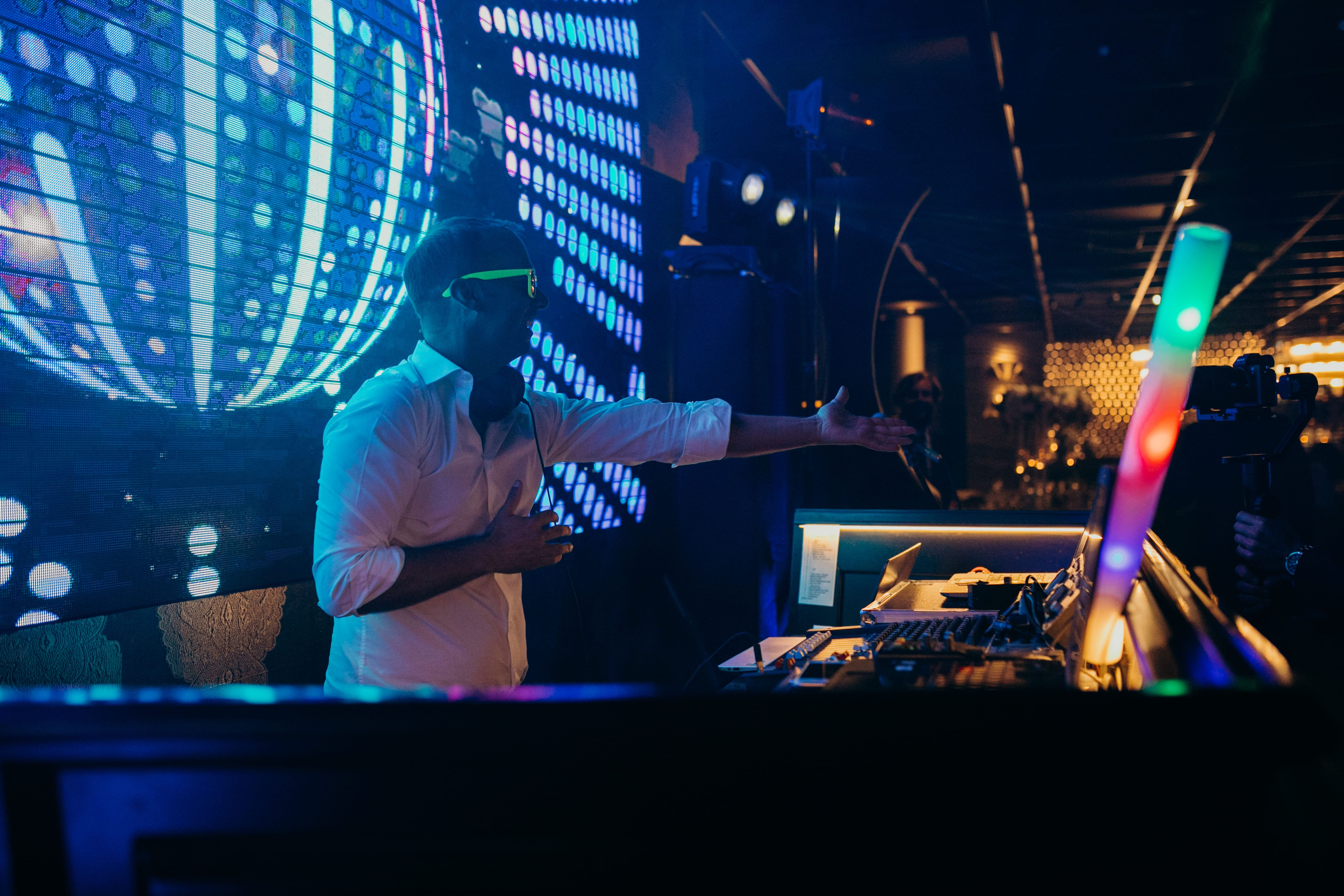 dj
