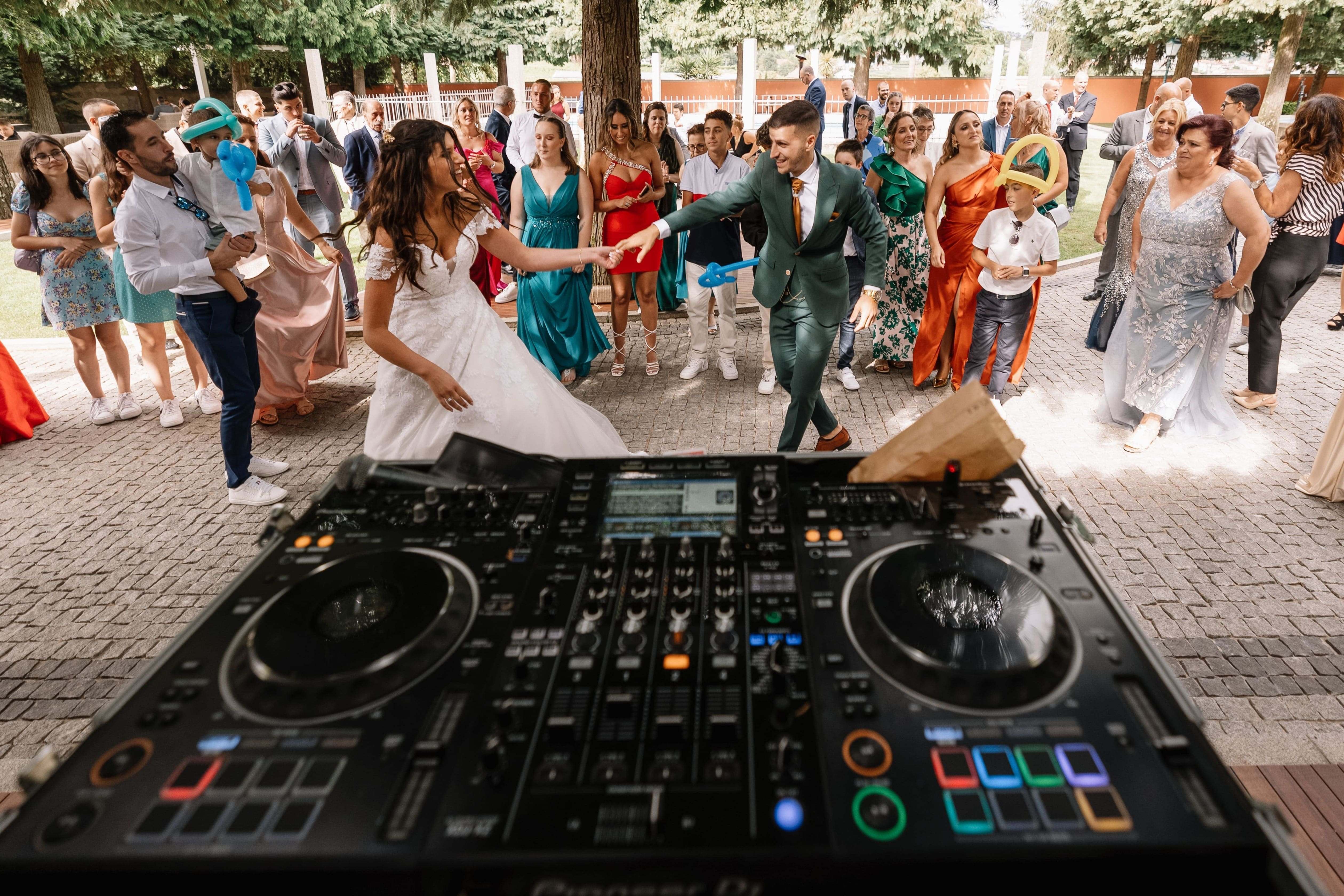 dj